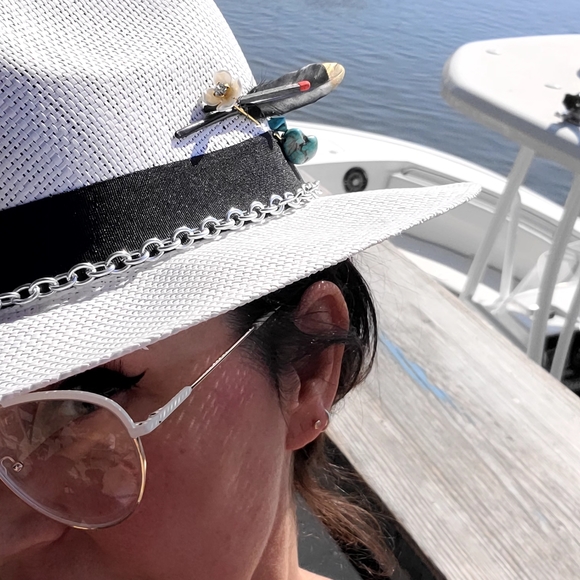 Classic White Ladies Hat - Picture 4 of 15